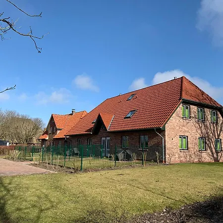 Vogelzug Ferienwohnung: Cozy Family Retreat In * Vollerwiek