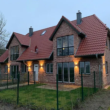 Vogelzug Ferienwohnung: Cozy Family Retreat In * Vollerwiek